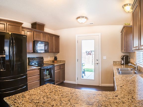 4th image of 2243 Kingswood Dr