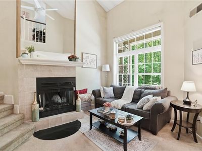 626 Smithfield Rd APT 1201, North Providence, RI, 02904