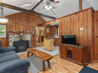 59 Onteora Rd, Highland Lakes, NJ 07422