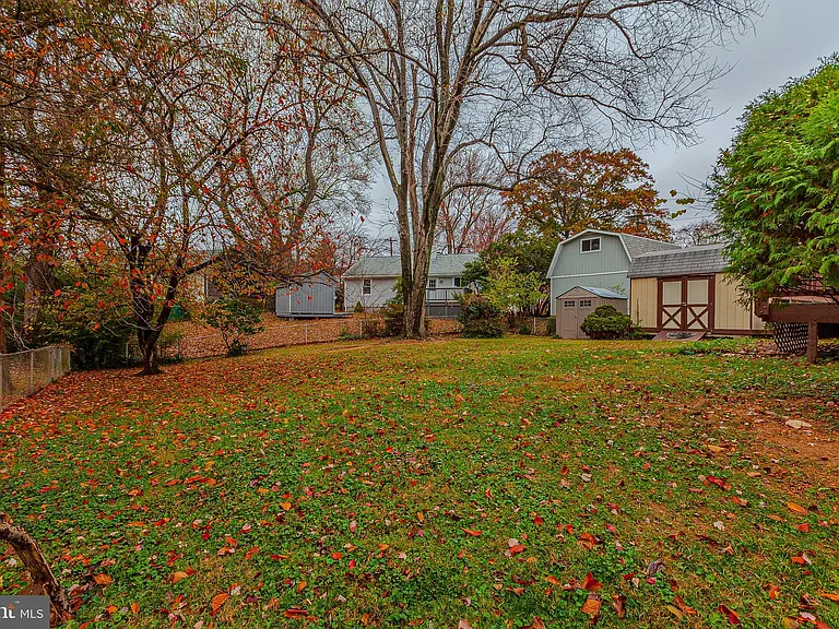 1114 Highwood Rd — Photo 33