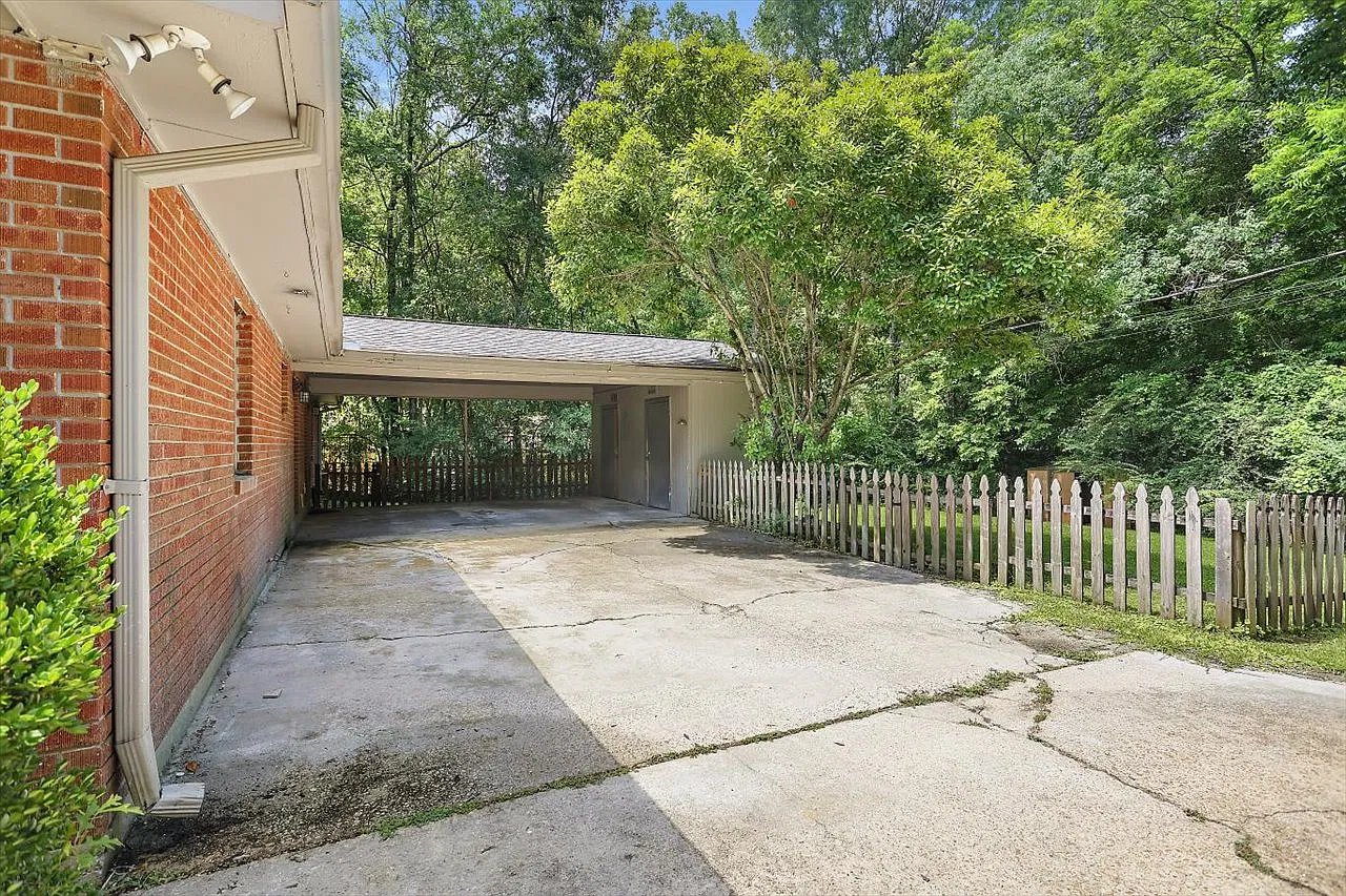 4209 Hawthorne Ct — Photo 4