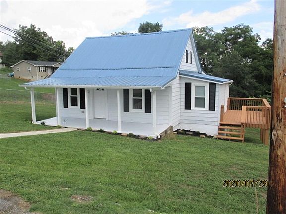 3rd image of 1080 Oak Drive Cir