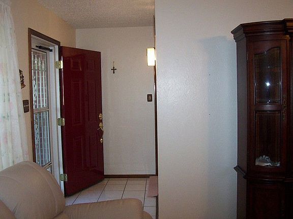 3rd image of 6218 NW Cheyenne Dr