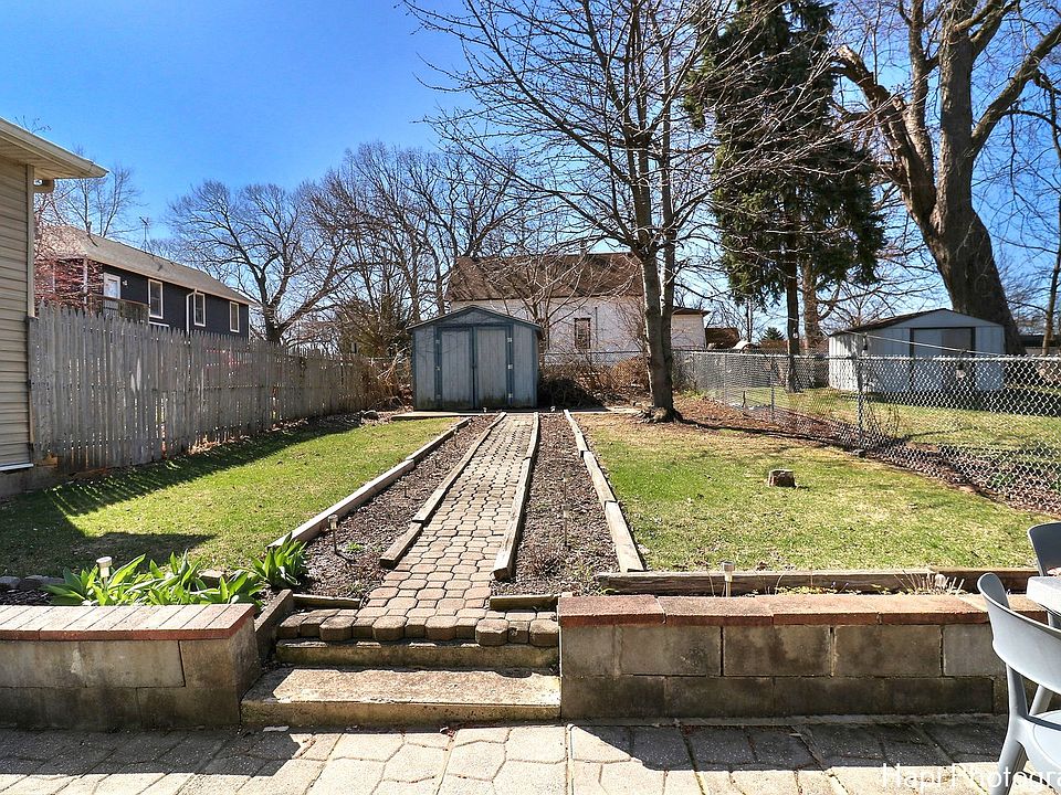 95 Hillside Ct, Fox Lake, IL 60020 | Zillow