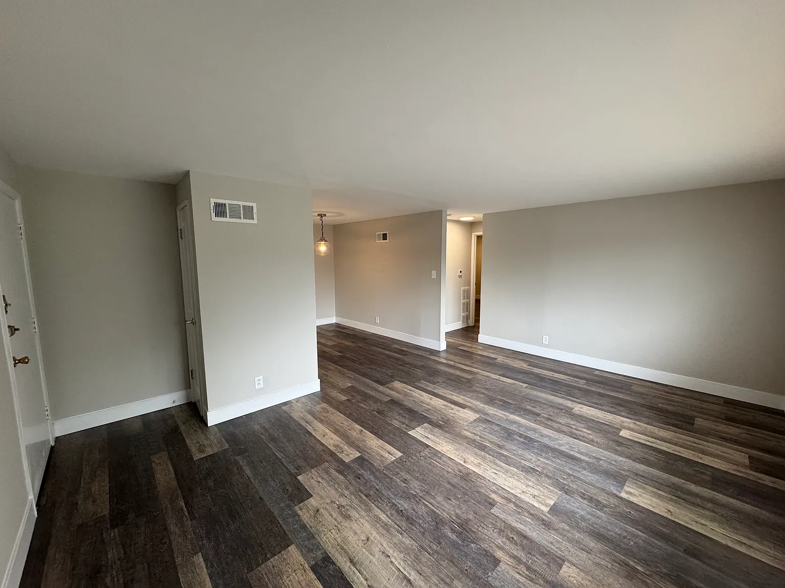721 Lepere Ave E — Photo 3