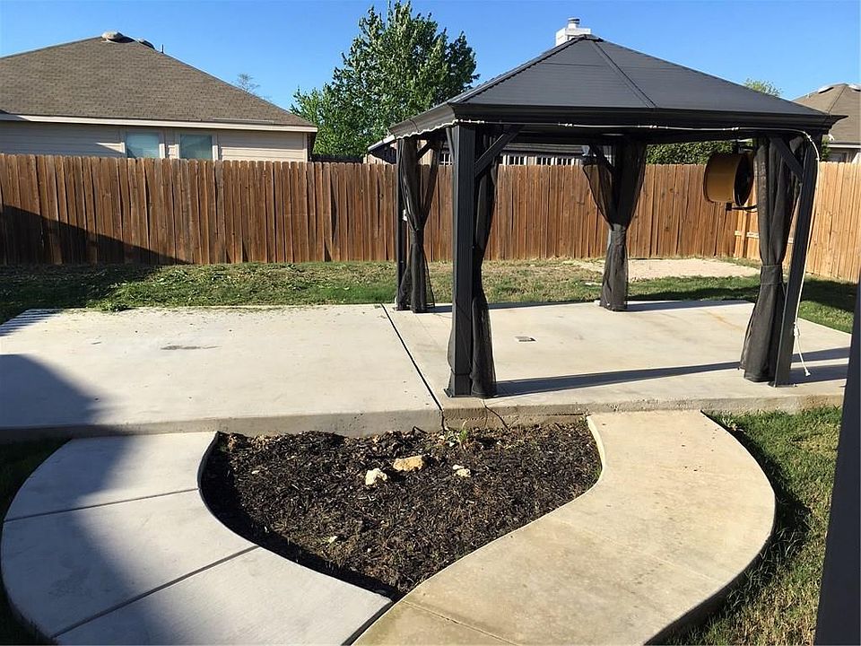 2nd image of 6117 Chalk Hollow Dr