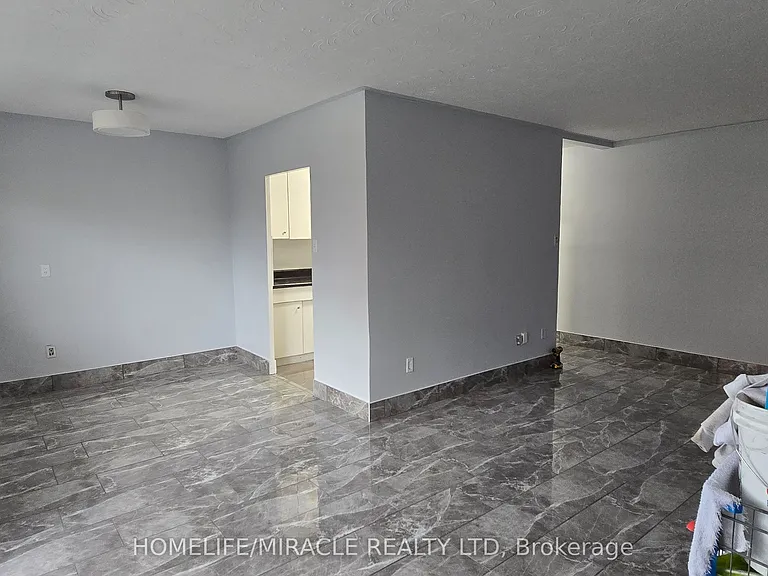 1651 Victoria Park Ave #204 — Photo 29