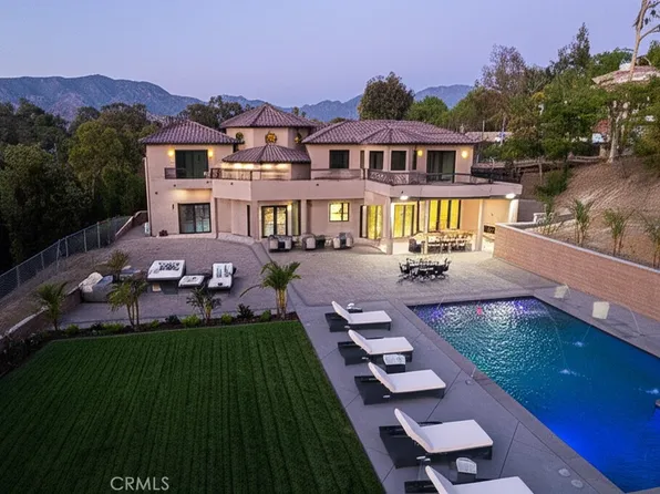 10521 Mary Bell Ave, Sunland, CA 91040