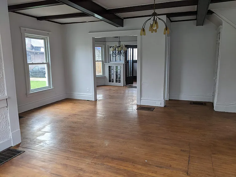 312 Harrison Ave — Photo 2