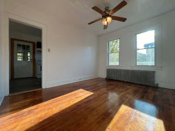 44 E Bacon St #2L, Pottsville, PA 17901