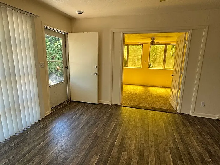 8003 N Wabash Ave — Photo 5