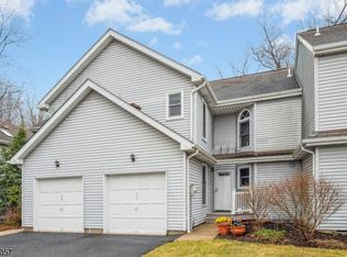 56 Arthurs Ct, Berkeley Heights, NJ 07922
