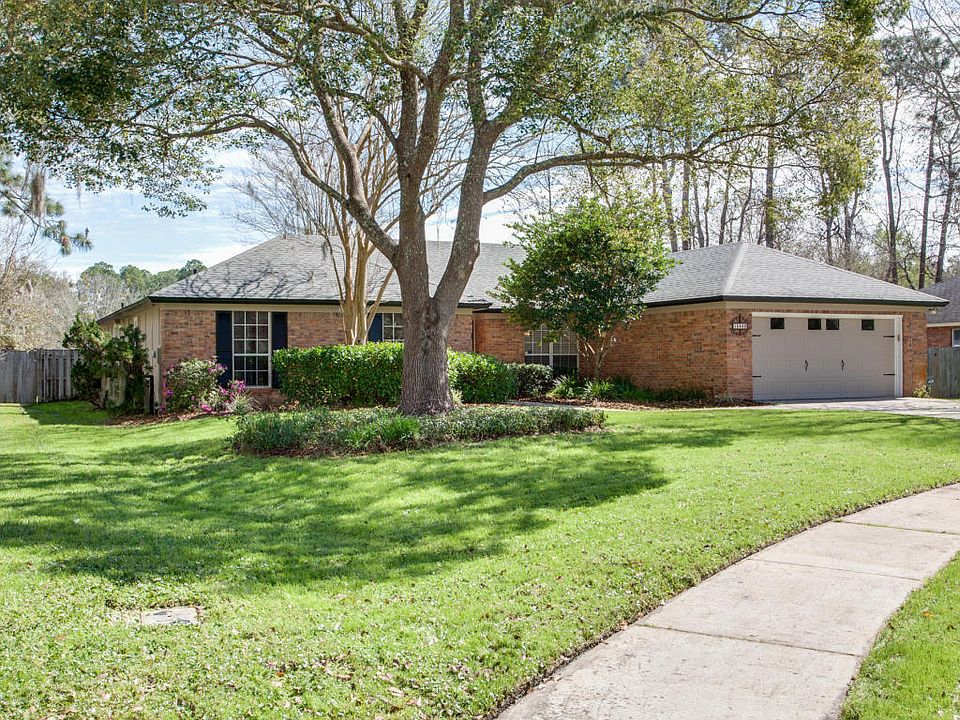 1st image of 12449 Blueberry Woods Cir E