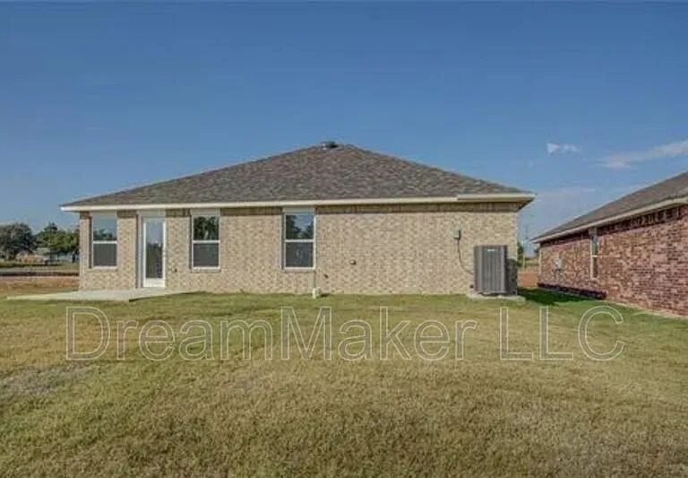 2405 S 28th Ter — Photo 28