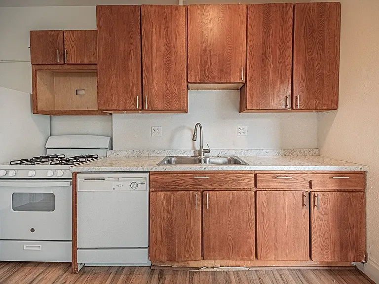 207 Midway Ave — Photo 49