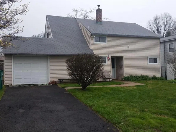 33 Goodrock Rd, Levittown, PA 19057