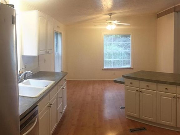 4th image of 8212 313th Pl NW