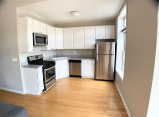 2136 N Halsted St APT 3F, Chicago, IL 60614