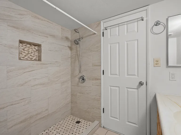 394 Cancun Ct — Photo 7