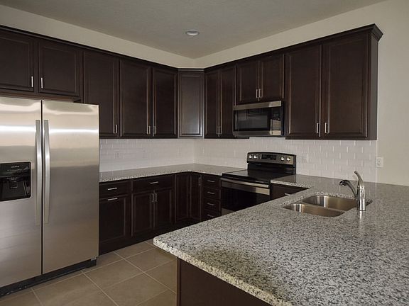 5th image of 5025 Walker St