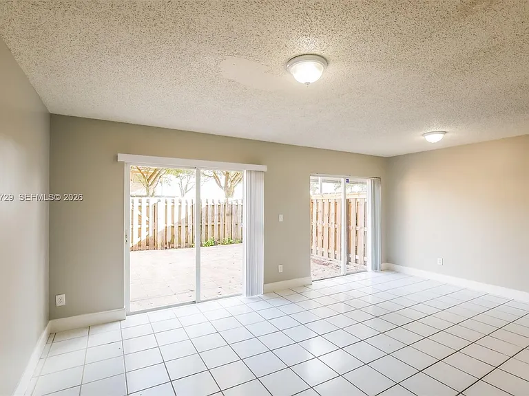13921 SW 173rd Ter — Photo 3