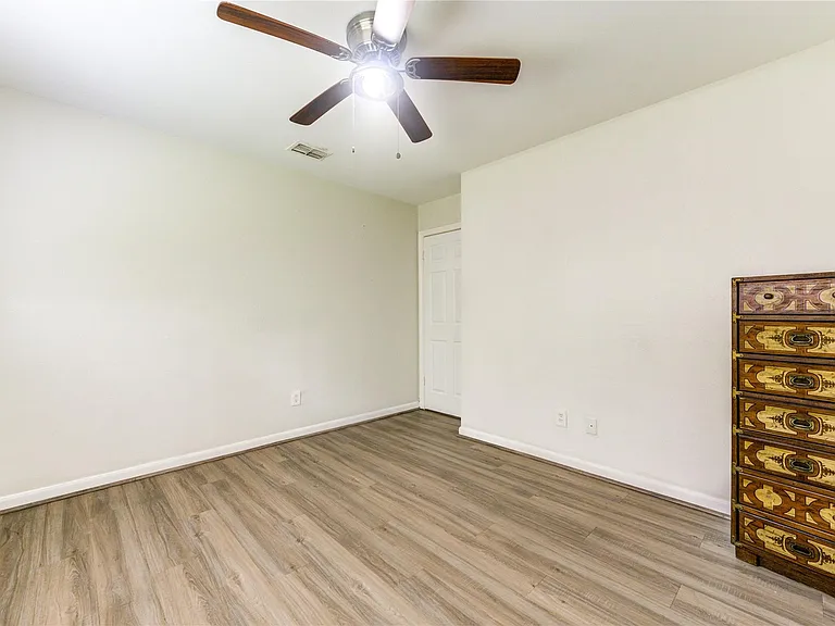 8107 Durklyn Ln — Photo 19