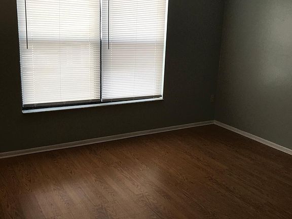 5th image of 604 Casa Park North Ct