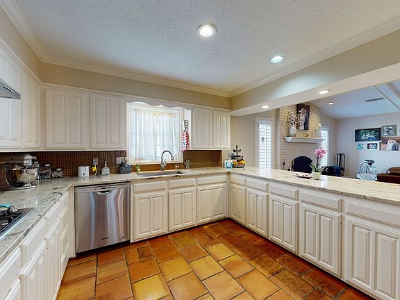 5th image of 2410 Culpeper Dr