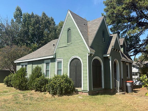 3rd image of 2620 S Cherry St