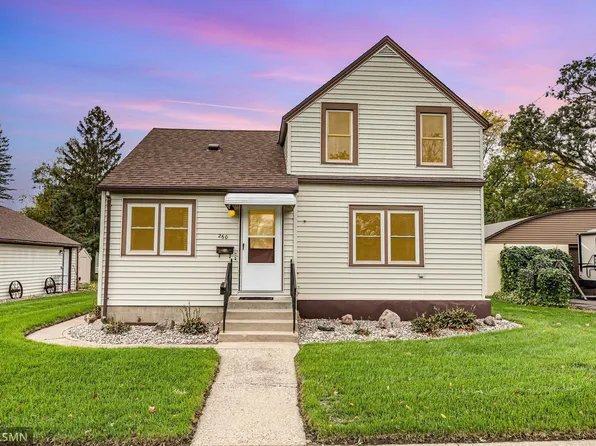260 N Cordova Ave, Le Center, MN 56057