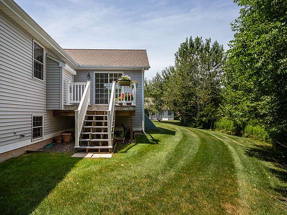 5th image of 5 Watch Hill Dr
