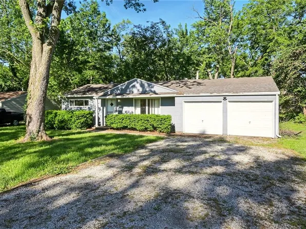 8306 James A Reed Rd, Raytown, MO 64138