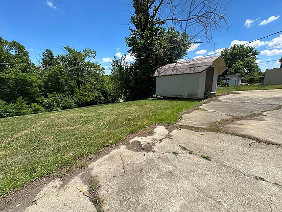 5th image of 132 Norton Dr