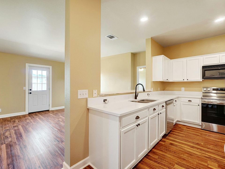 1st image of 136 Holmstrom St