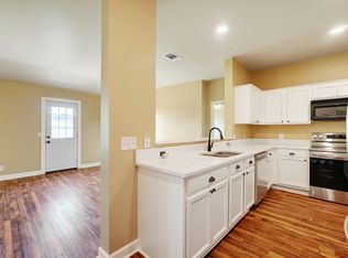 136 Holmstrom St, Hutto, TX 78634