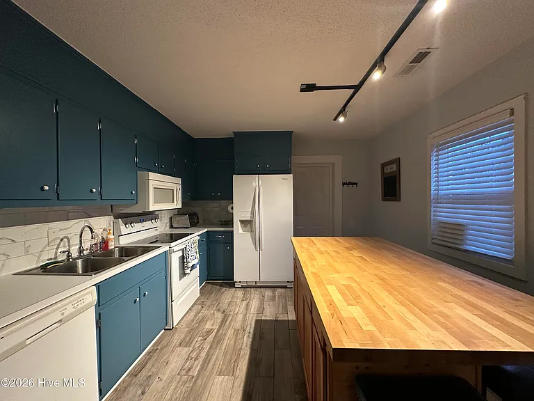 302 N Shores Rd — Photo 8