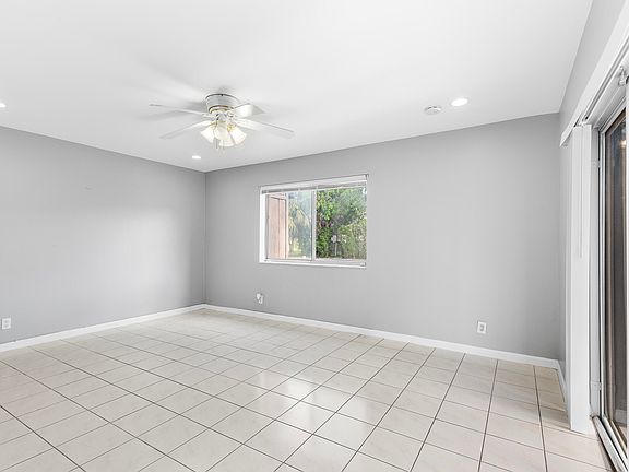 3rd image of 2140 Sherwood Forest Boulevard #10