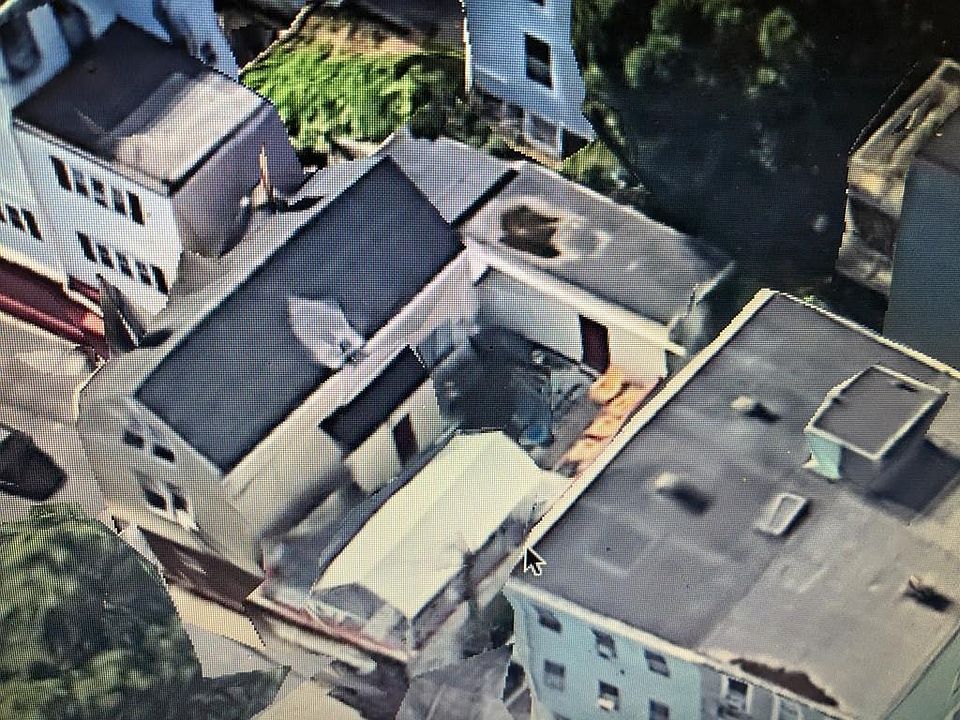 2nd image of 159 165 Everett St