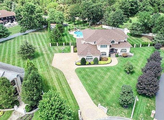 5th image of 1672 Jay Bird Ln