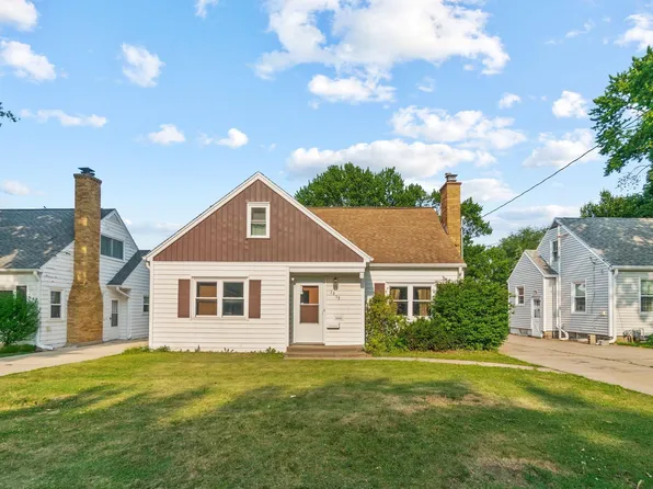 1313 Baltimore St, Waterloo, IA 50702
