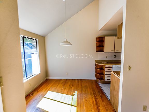 3rd image of 410 Shoreline Hwy APT 4