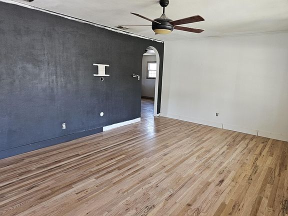 2nd image of 112 Holly St