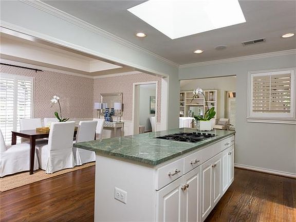 5th image of 4654 Belclaire Ave