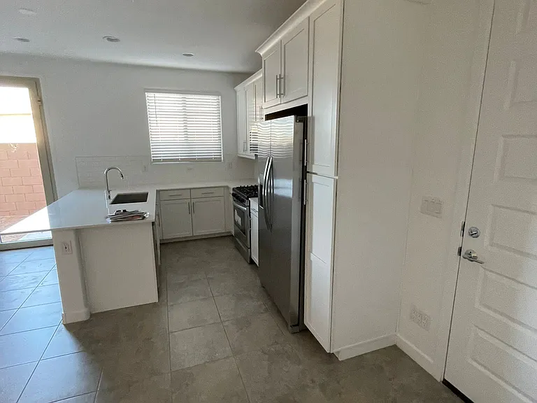 9224 W Montecito Ave — Photo 12