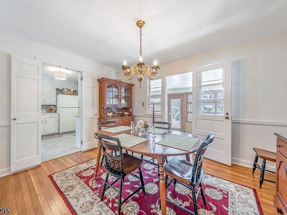 3rd image of 64 Tulip St