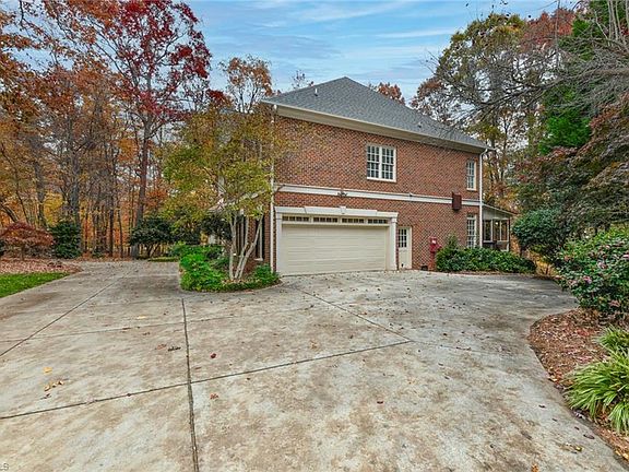 4th image of 604 Northern Shores Ln