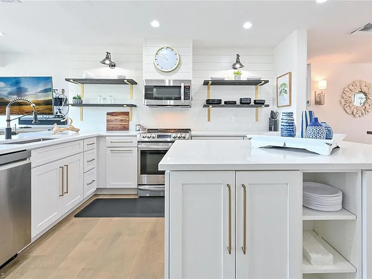 3105 Riviera Dr #A201 — Photo 10