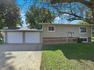122 35th St S, Brookings, SD 57006