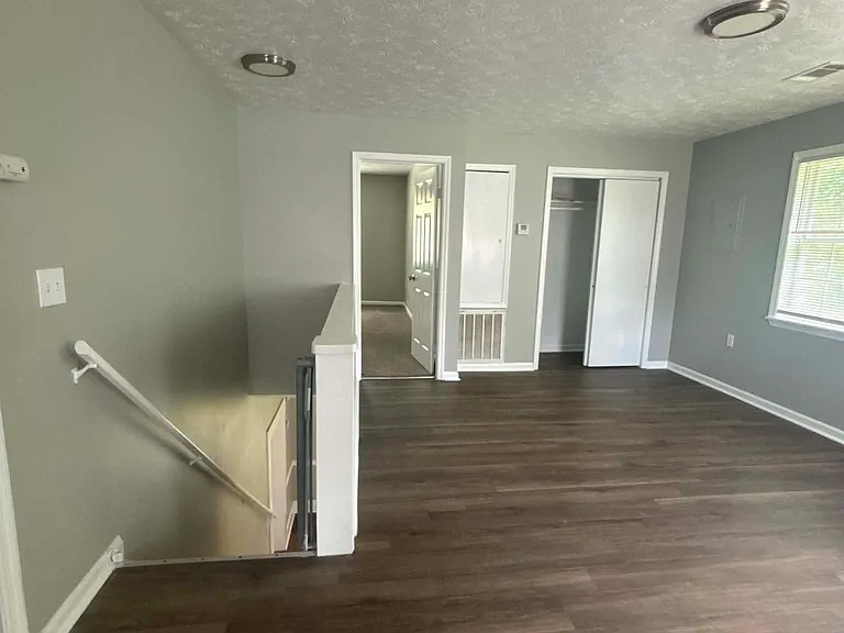 920 Lamore St — Photo 26