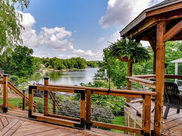 10416 Quiet Bay Ct, Charlotte, NC 28278